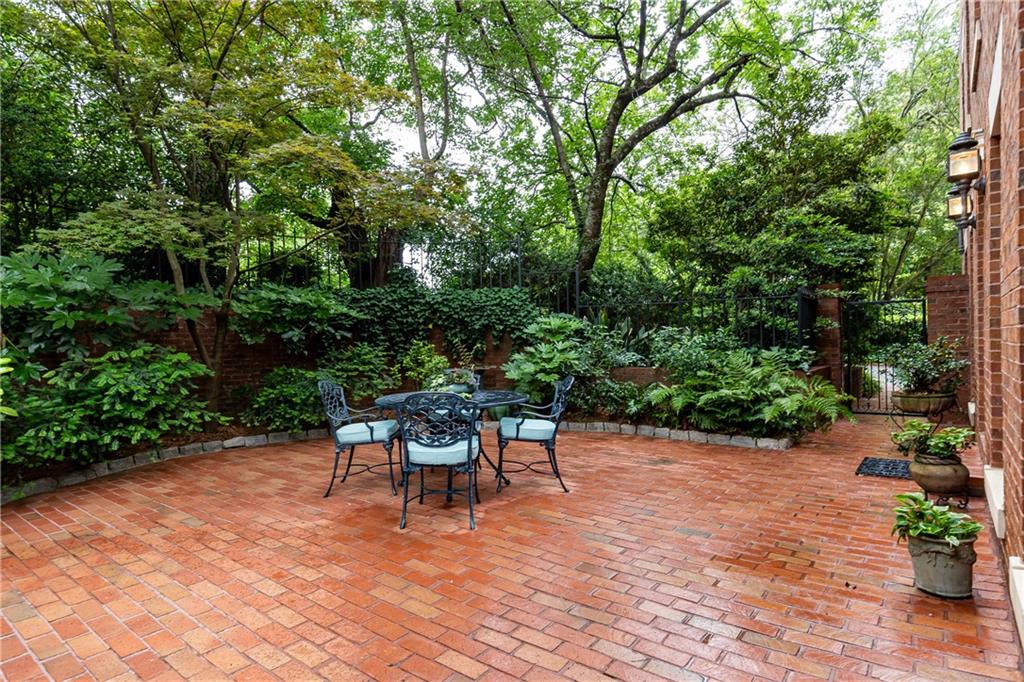 2 Muscogee Avenue NW