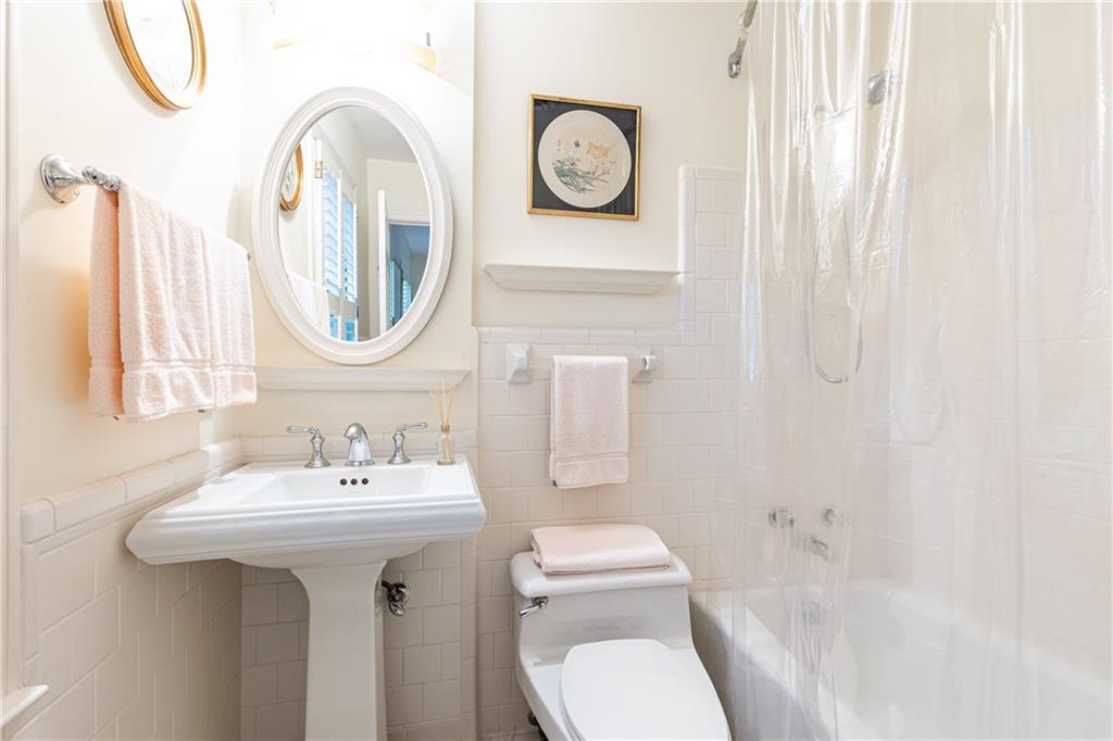 2 Muscogee Avenue NW