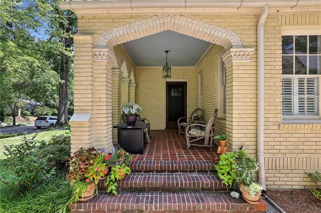 125 Huntington Road NE