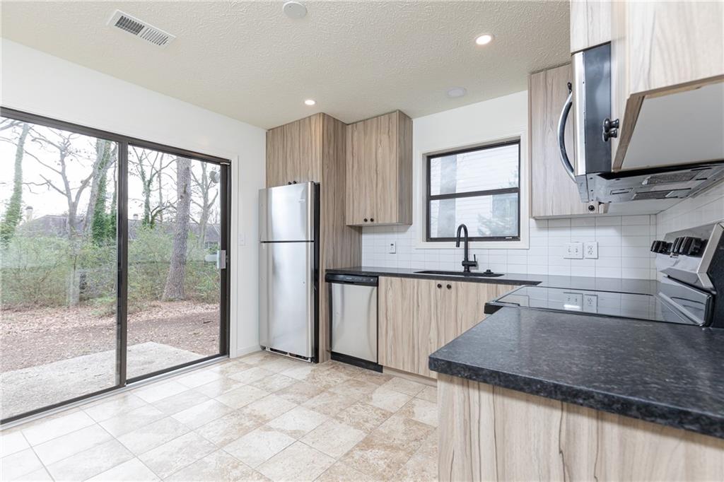 1601 Walker Street SE Unit B