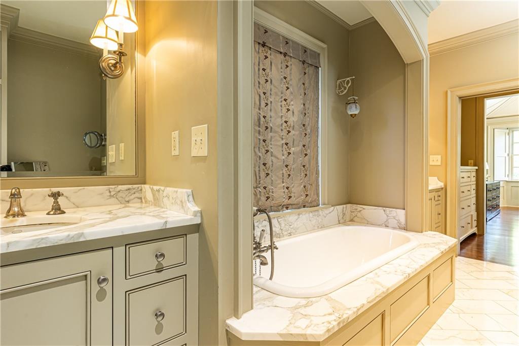 45 Montclair Drive NE