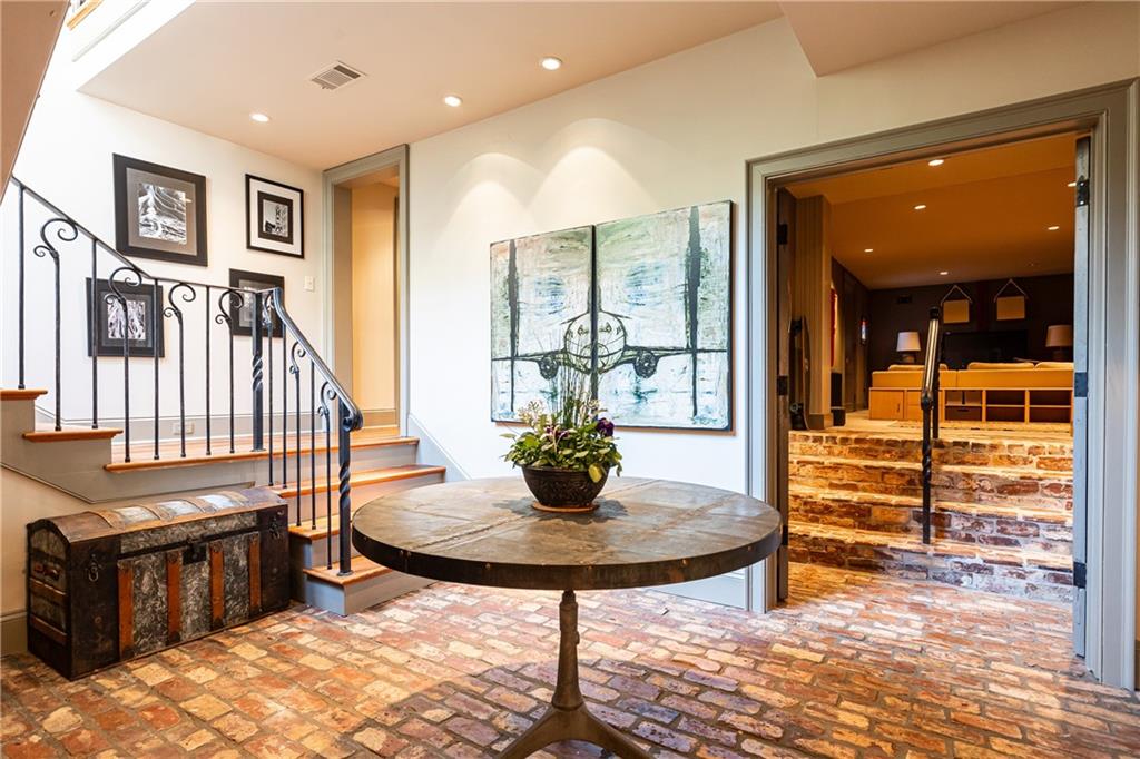 45 Montclair Drive NE