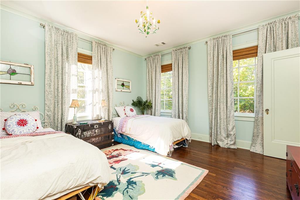 45 Montclair Drive NE