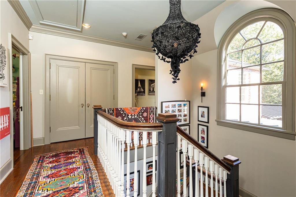 45 Montclair Drive NE