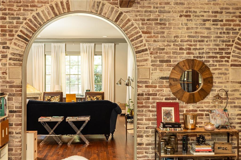 45 Montclair Drive NE