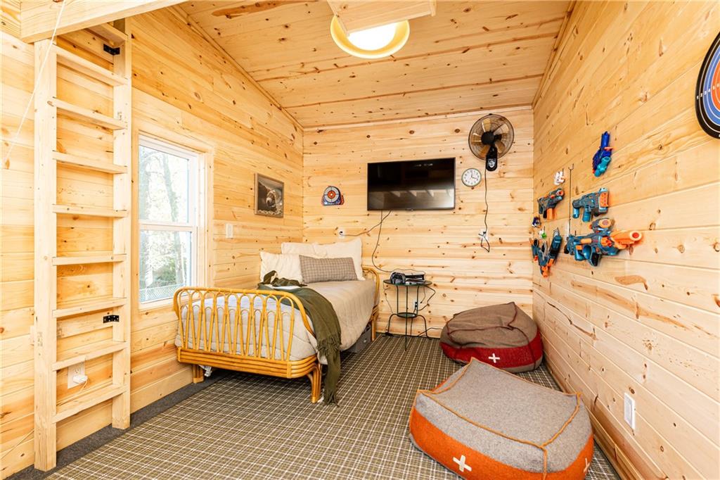 3042 Farmington Drive SE