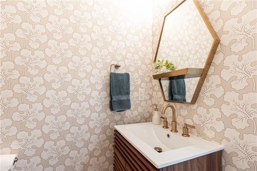 3042 Farmington Drive SE