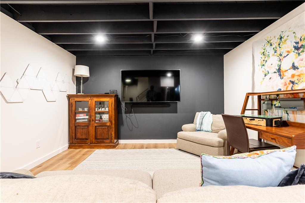 3042 Farmington Drive SE