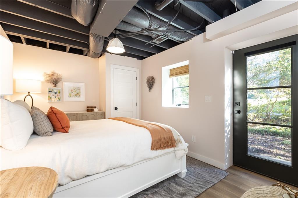 3042 Farmington Drive SE