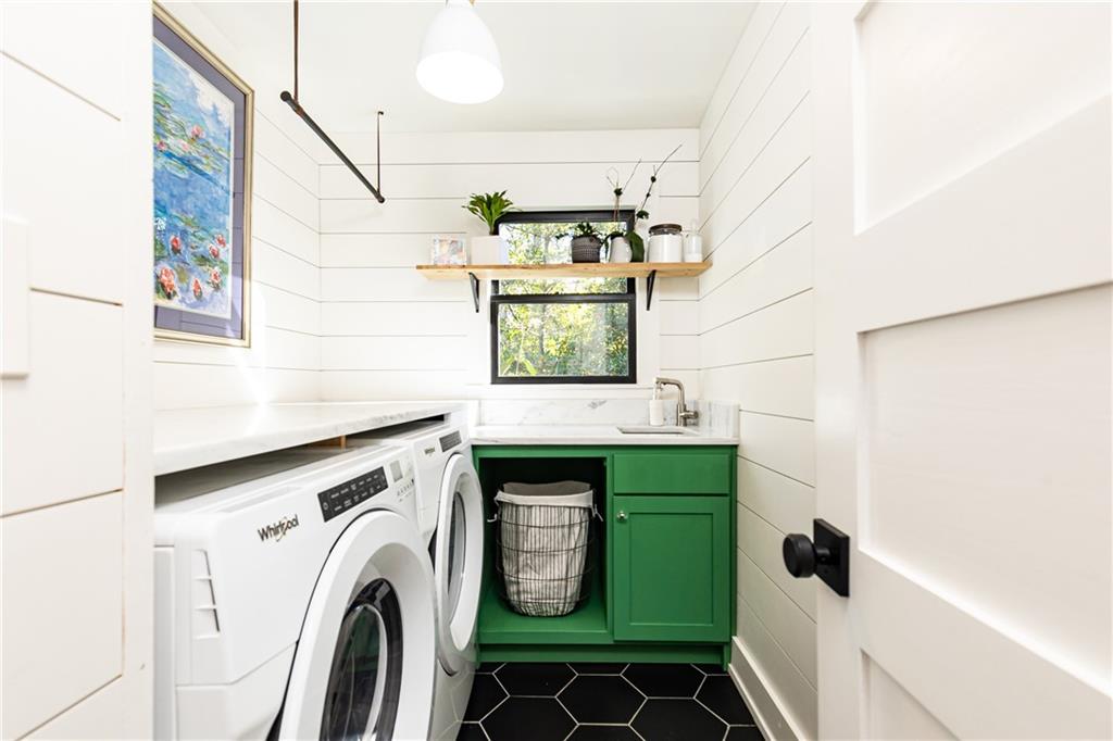 3042 Farmington Drive SE