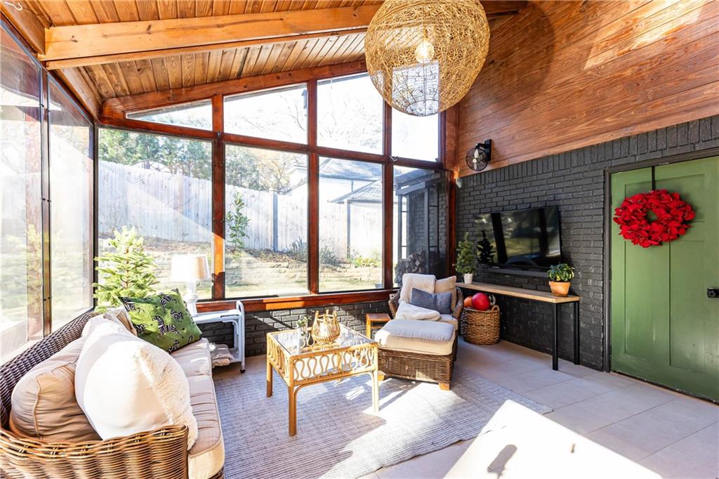 3042 Farmington Drive SE