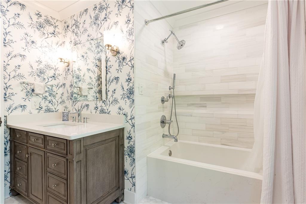 4175 Valley Trail Drive SE