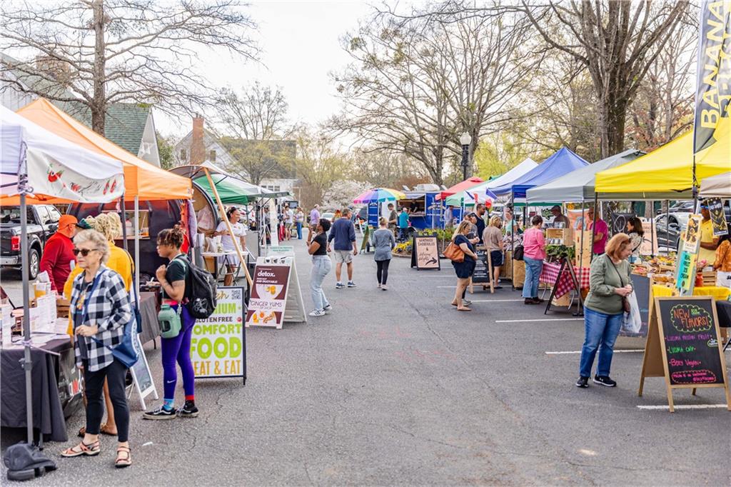 4175 Valley Trail Drive SE