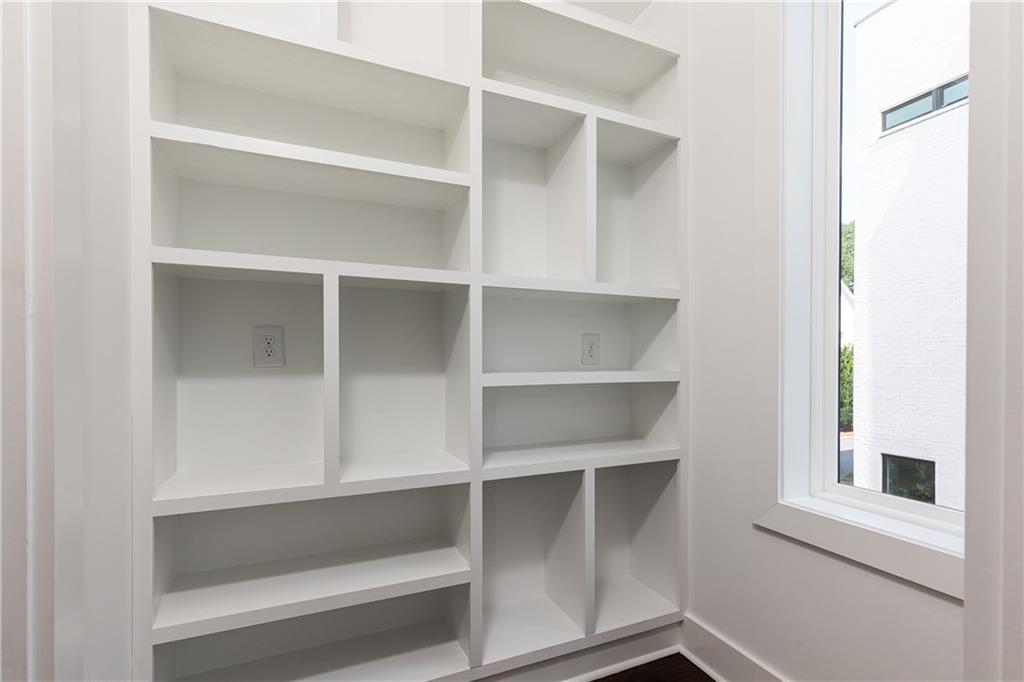 443 Plateau Place NW