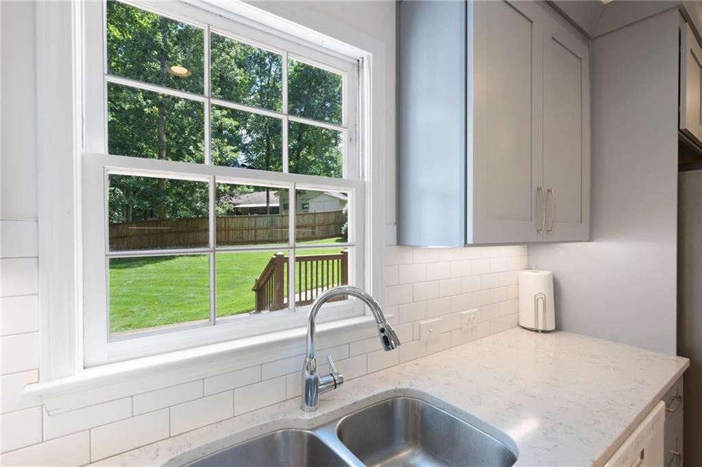 3830 E CARLYLE Court