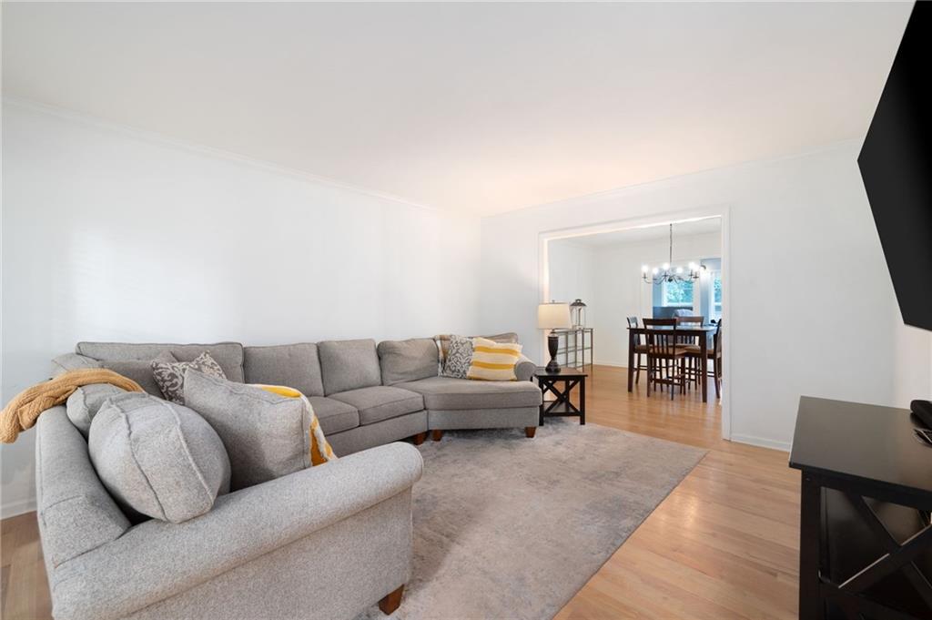 3830 E CARLYLE Court