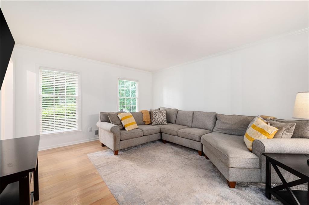 3830 E CARLYLE Court