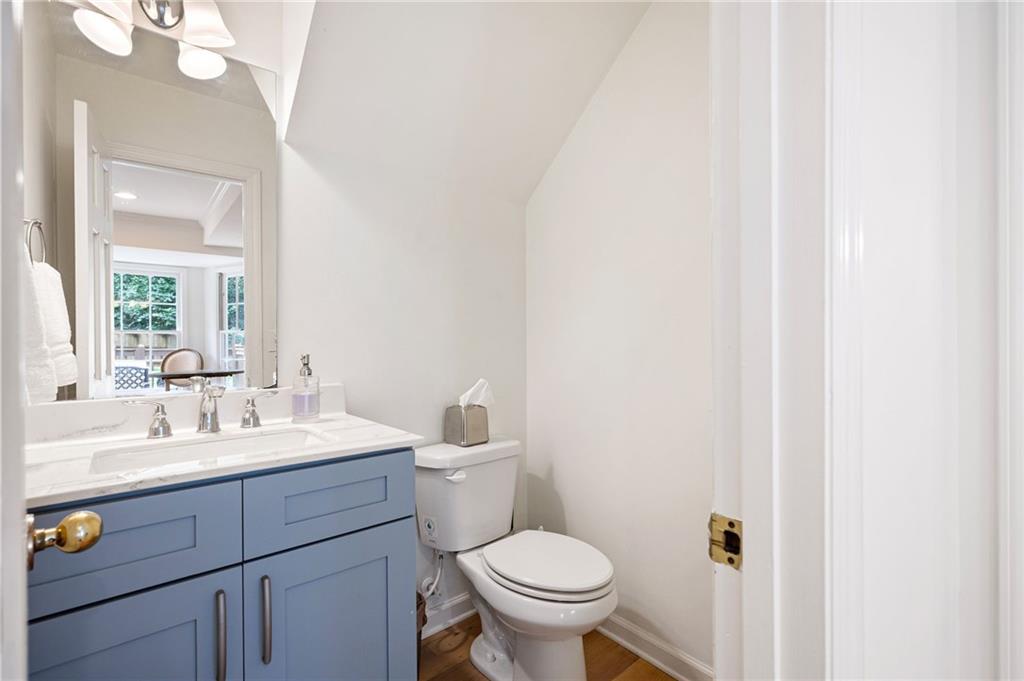 3830 E CARLYLE Court