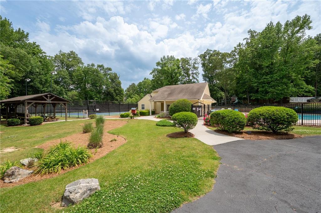 3830 E CARLYLE Court