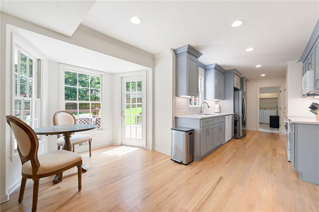 3830 E CARLYLE Court