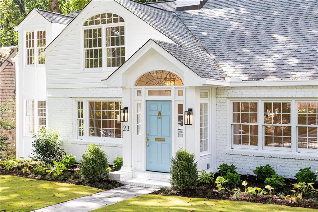 23 Wakefield Drive NE