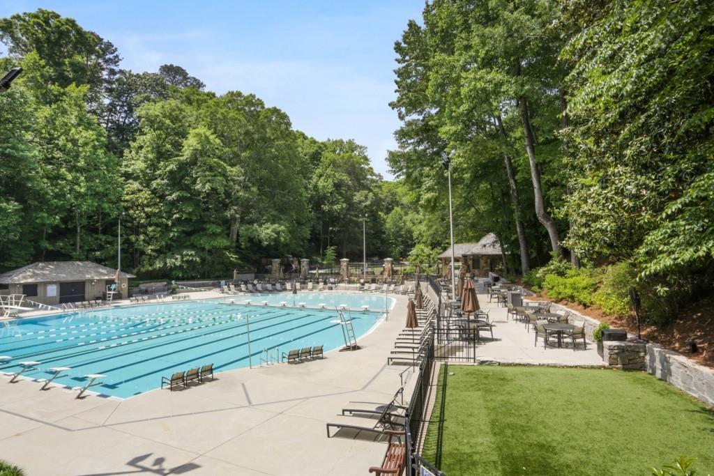 23 Wakefield Drive NE