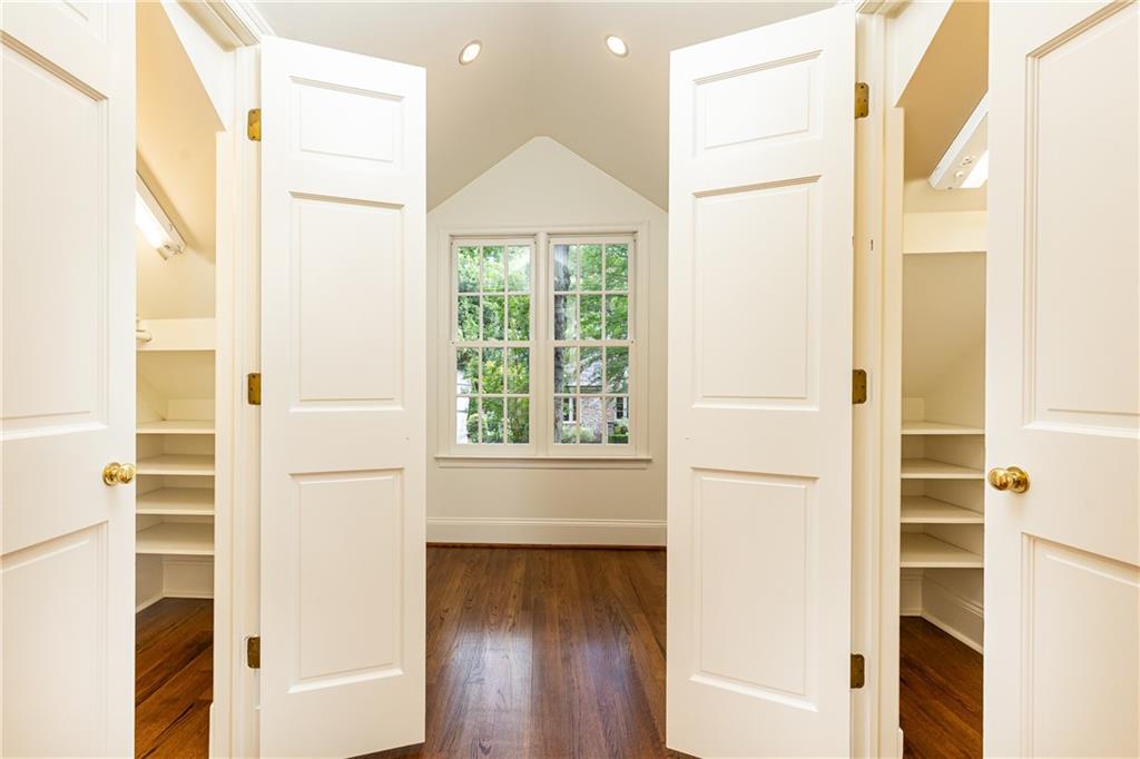 23 Wakefield Drive NE