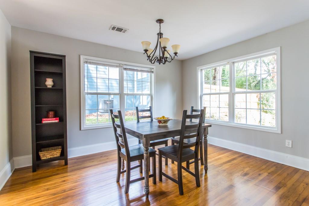 352 Elvira Street SE