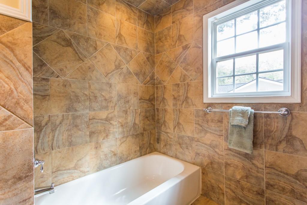 352 Elvira Street SE