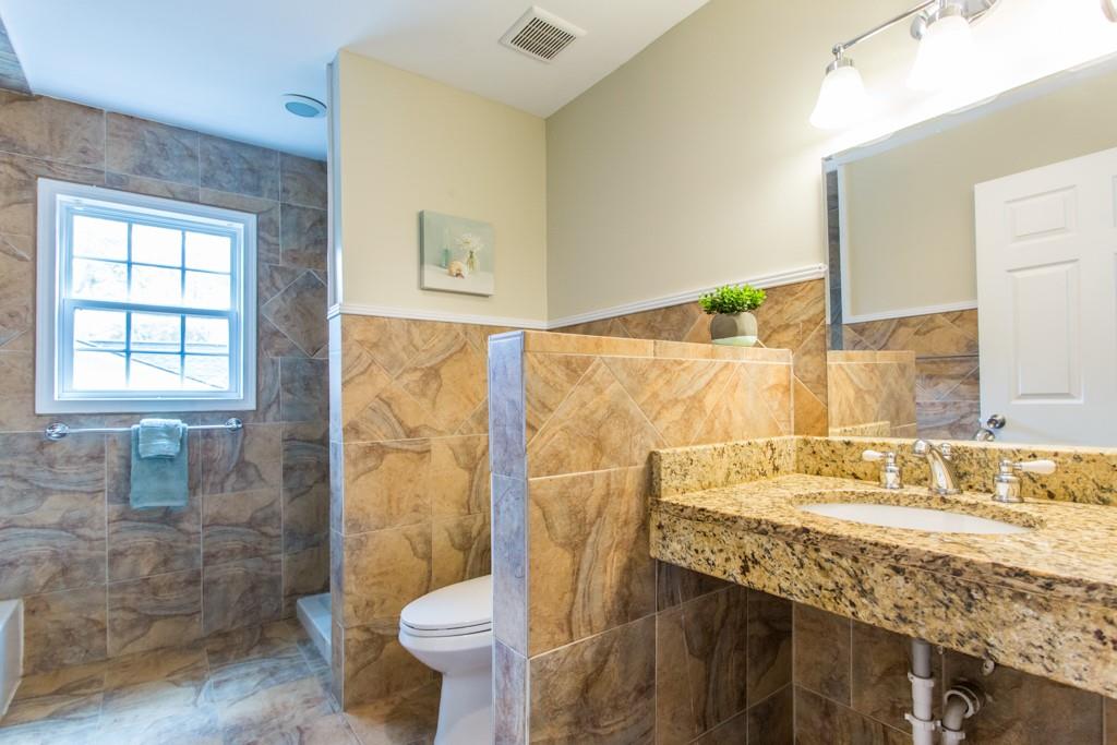 352 Elvira Street SE