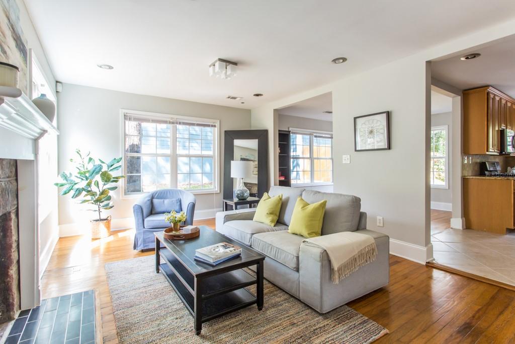 352 Elvira Street SE