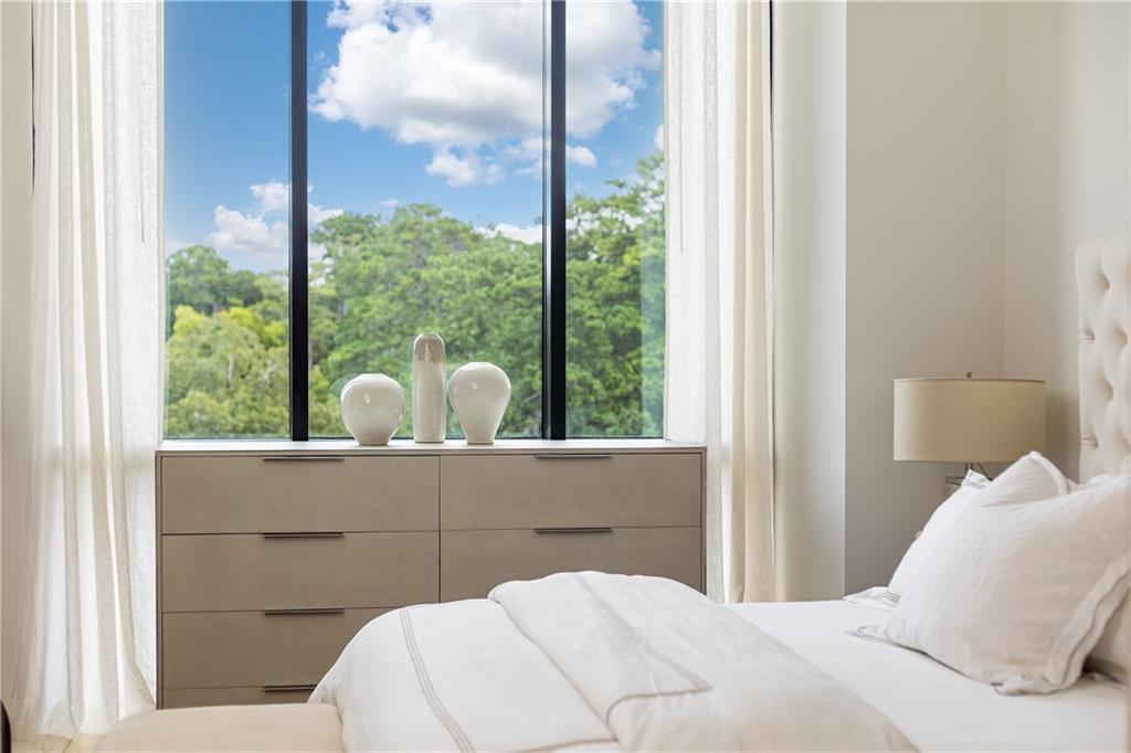 2425 Peachtree Road NE Unit 404