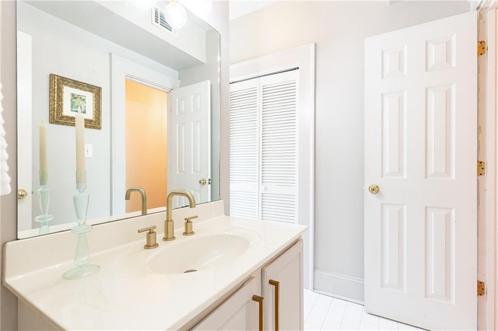 824 Greenwood Avenue NE Unit 9