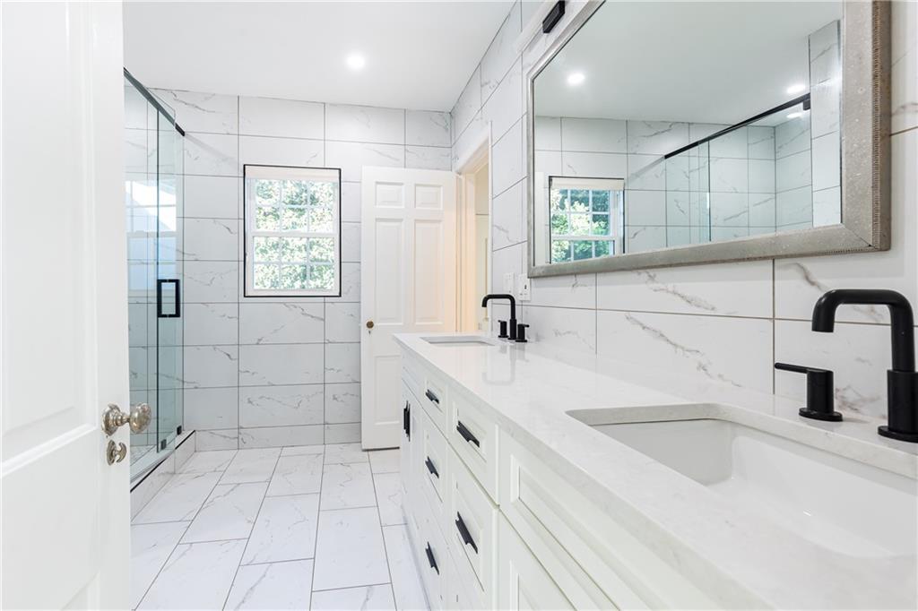 200 W Paces Ferry Road NW