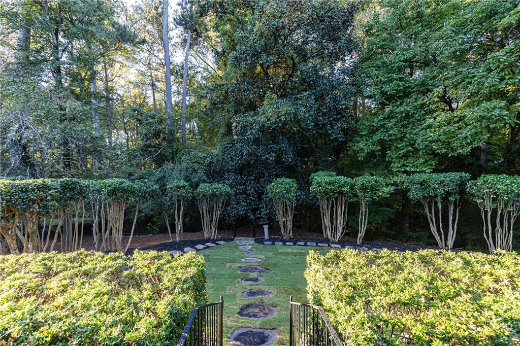 200 W Paces Ferry Road NW