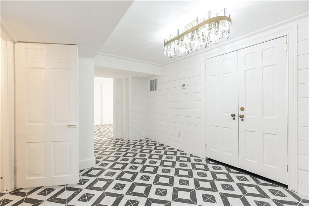 200 W Paces Ferry Road NW