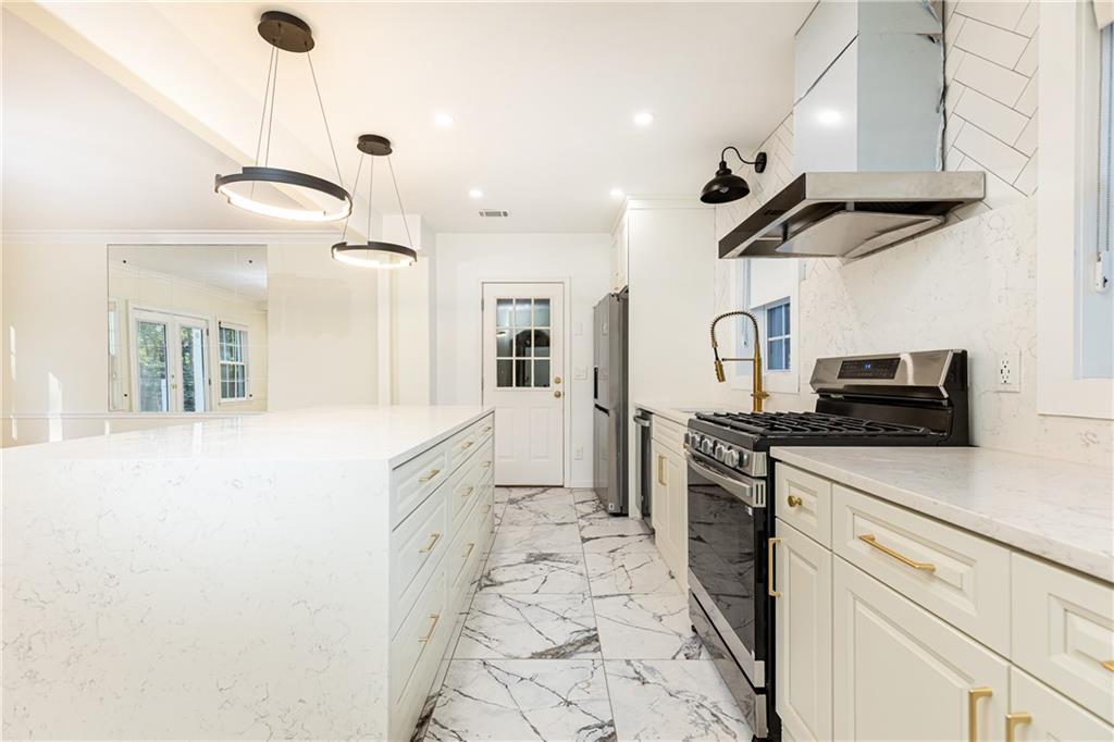 200 W Paces Ferry Road NW