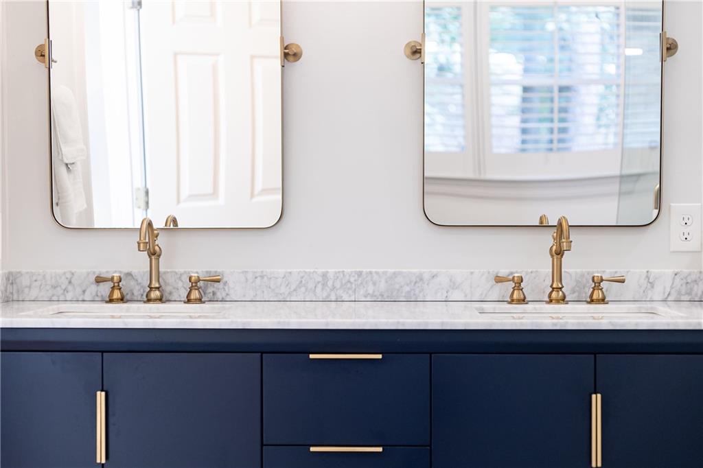 2872 Bainbridge Way SE