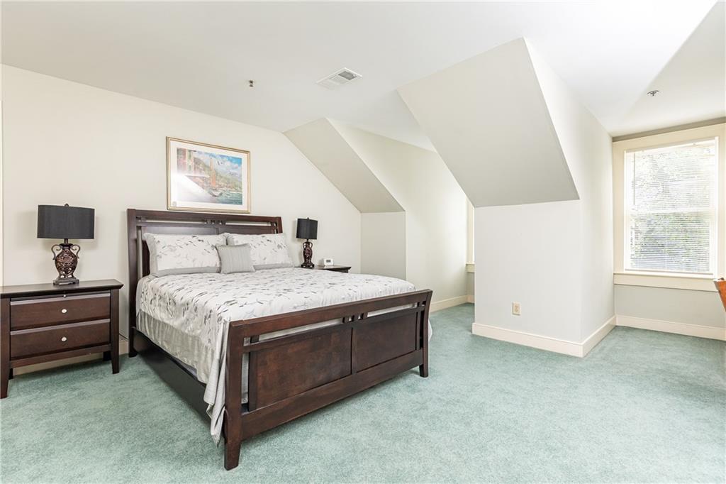 2872 Bainbridge Way SE