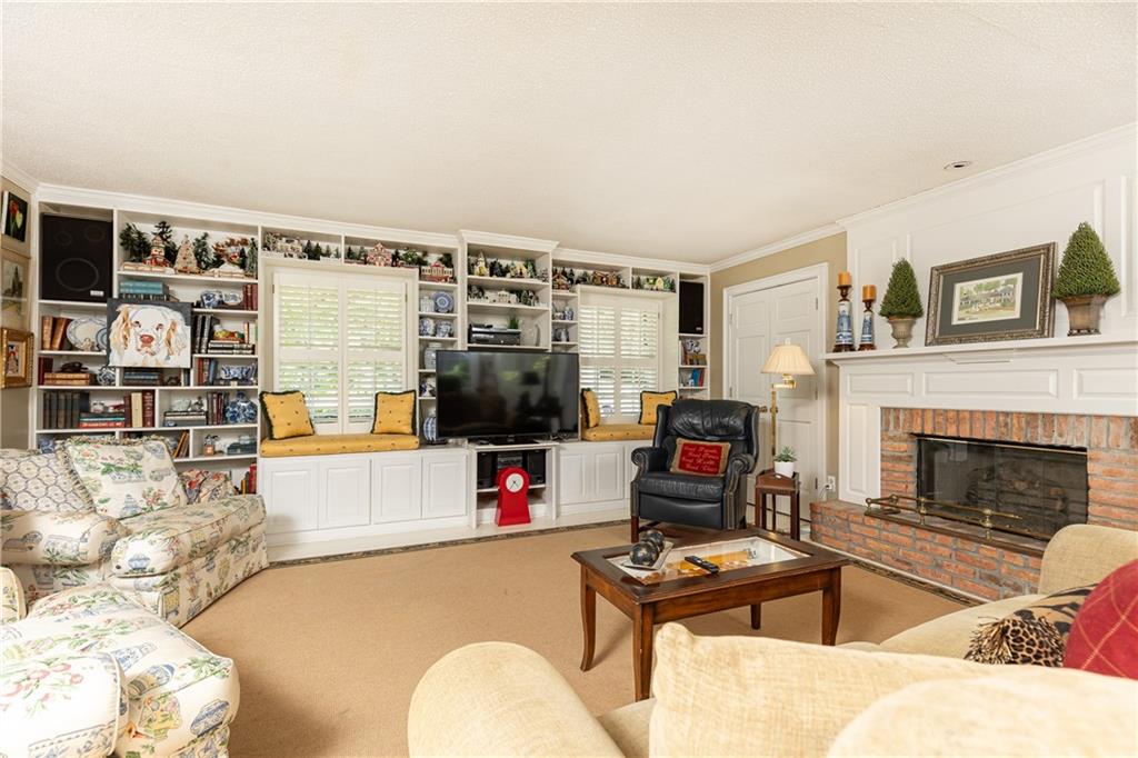 3099 Farmington Drive SE