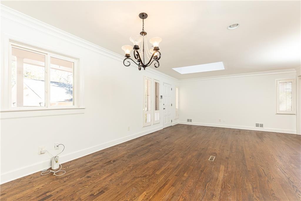 2580 Hawthorne Drive NE