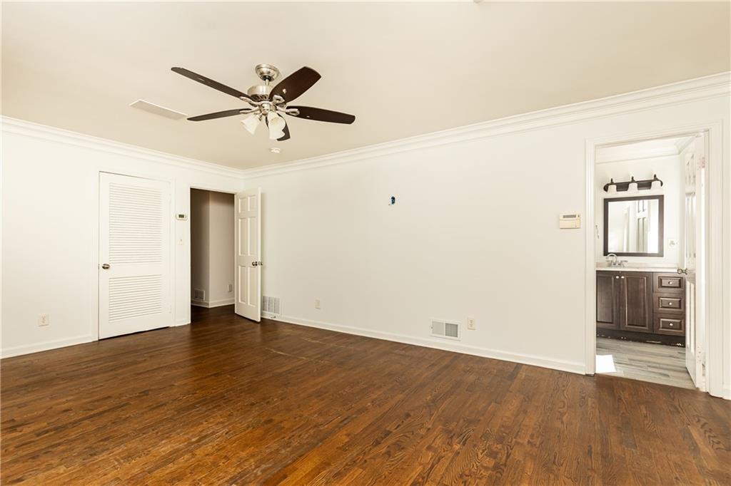 2580 Hawthorne Drive NE