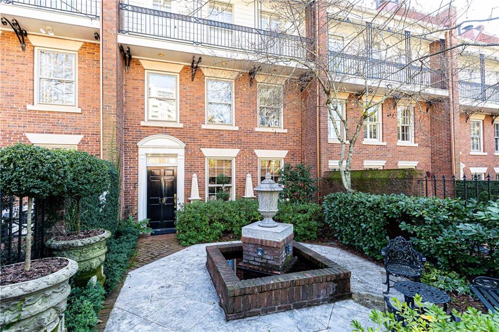 16 Muscogee Avenue NW