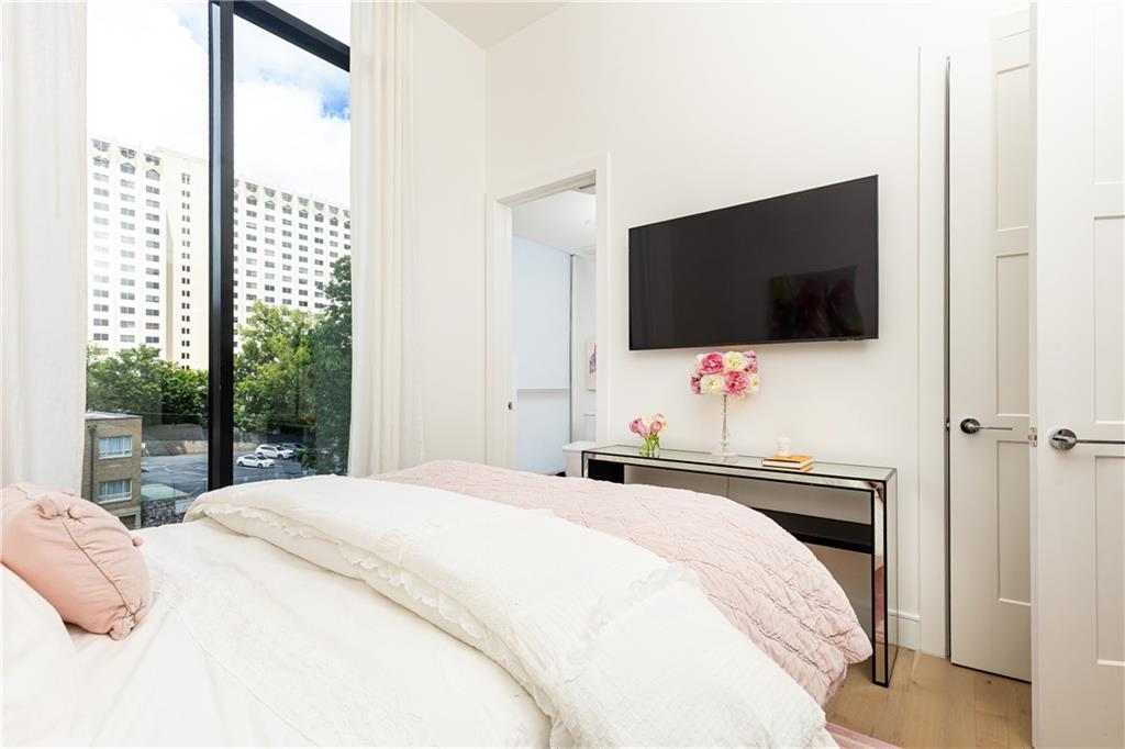 2425 Peachtree Road NE Unit 404