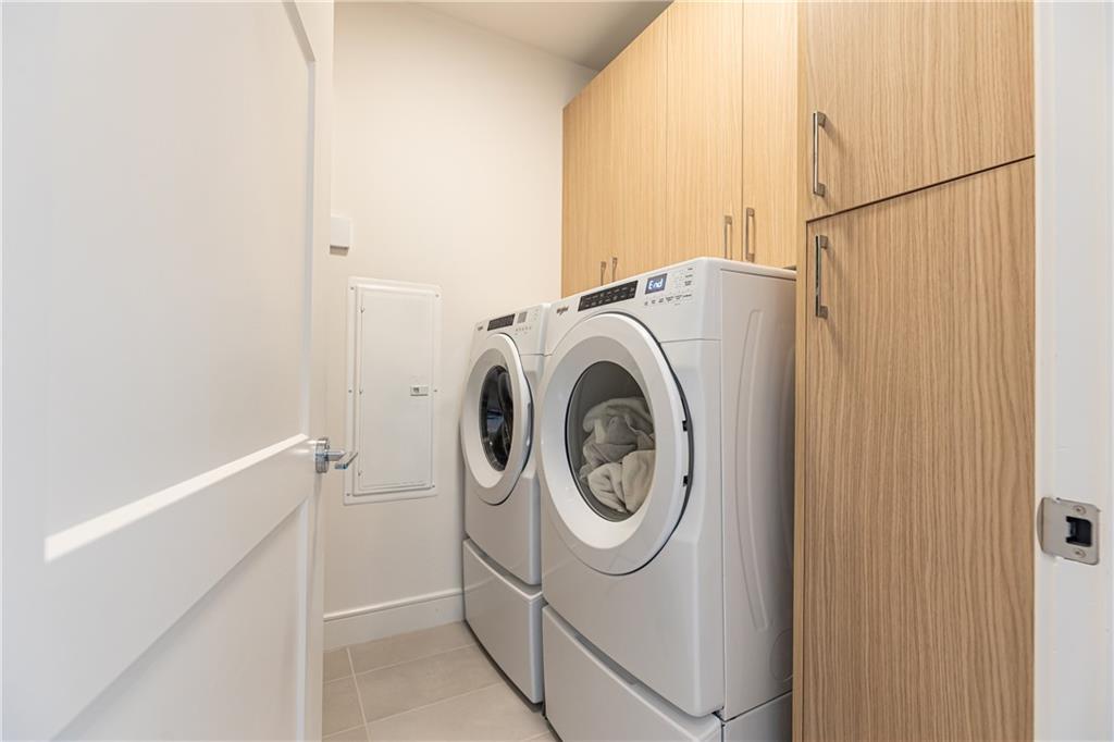 2425 Peachtree Road NE Unit 404