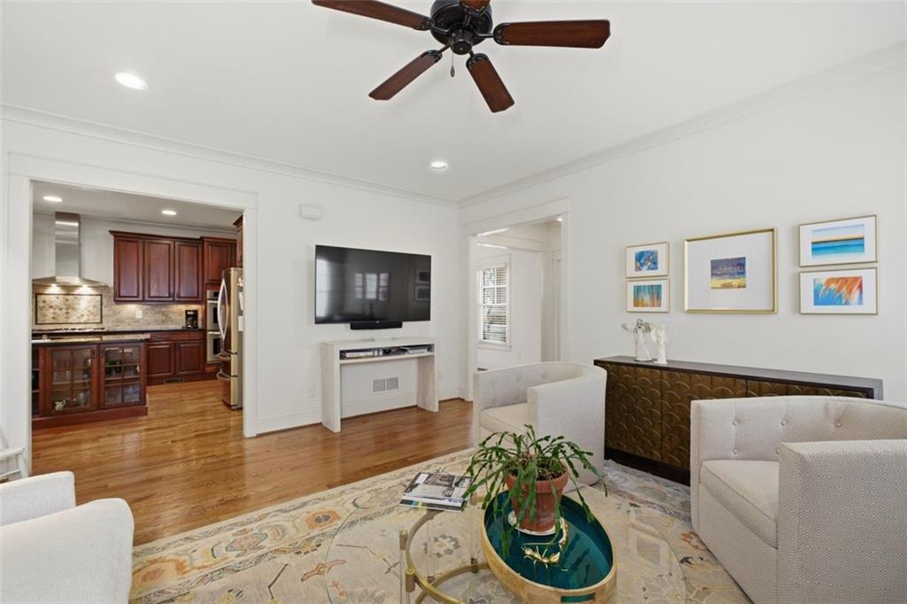 1613 Walker Street SE