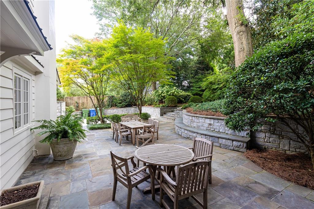 9 Palisades Road NE