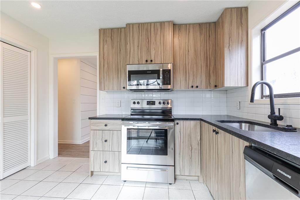 1601 Walker Street SE Unit A