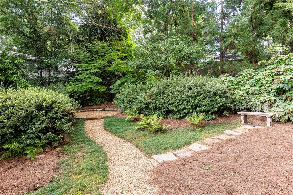 9 Palisades Road NE
