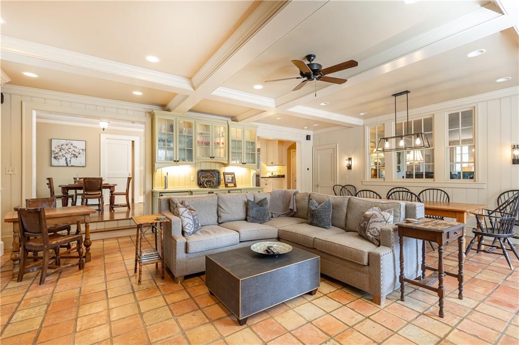 9 Palisades Road NE